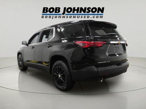 Mosaic Black Metallic 2023 Chevrolet Traverse LT Cloth