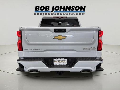 Polar White Tricoat 2026 Chevrolet Silverado 1500 High Country
