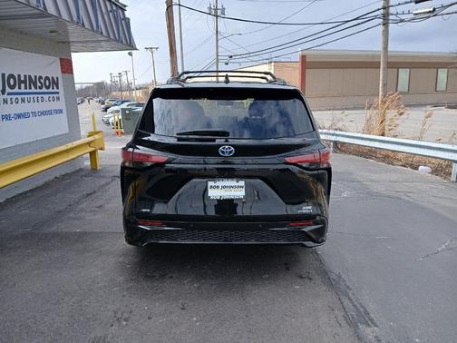 2022 Toyota Sienna XSE 7 Passenger