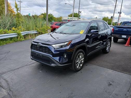 2023 Toyota RAV4 XLE Premium
