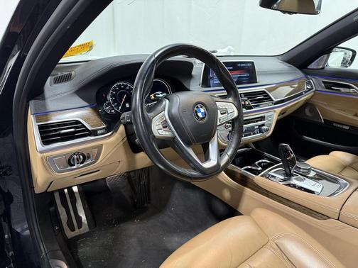 2016 BMW 750 i xDrive