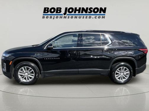 Mosaic Black Metallic 2023 Chevrolet Traverse LT Cloth