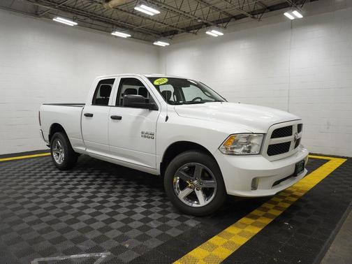 Bright White Clearcoat 2018 RAM 1500 Express