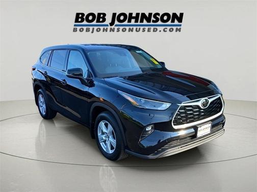 2022 Toyota Highlander LE