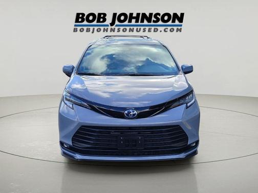 Cement 2025 Toyota Sienna Woodland Edition