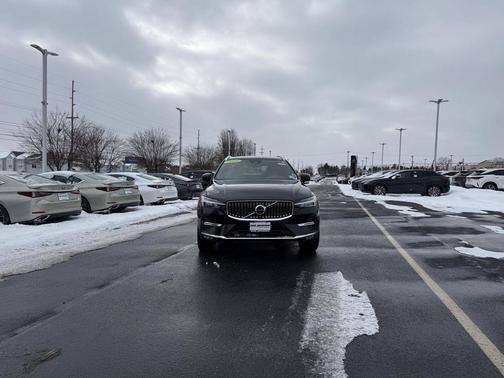 2022 Volvo XC60 B5 Inscription