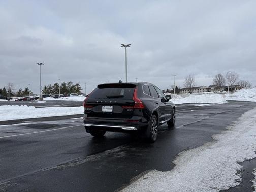 2022 Volvo XC60 B5 Inscription