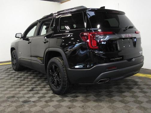 2023 GMC Acadia AWD AT4