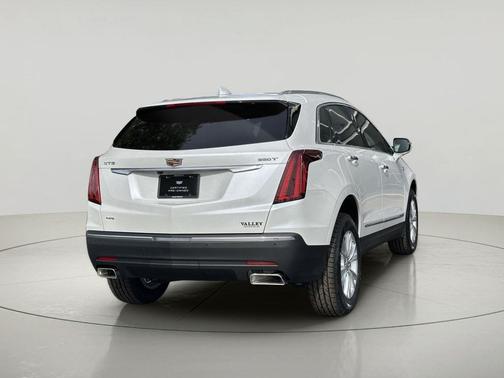 Crystal White Tricoat 2023 Cadillac XT5 Luxury