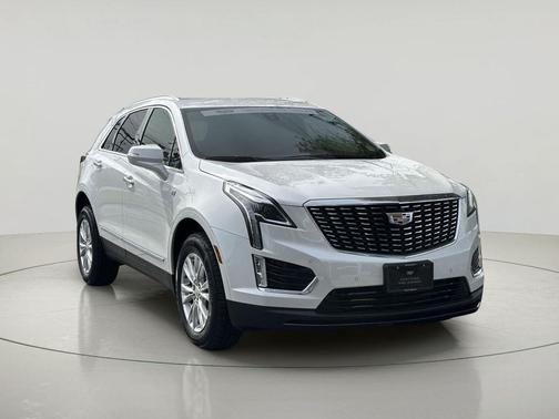 Crystal White Tricoat 2023 Cadillac XT5 Luxury