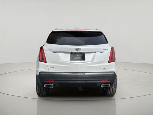 Crystal White Tricoat 2023 Cadillac XT5 Luxury