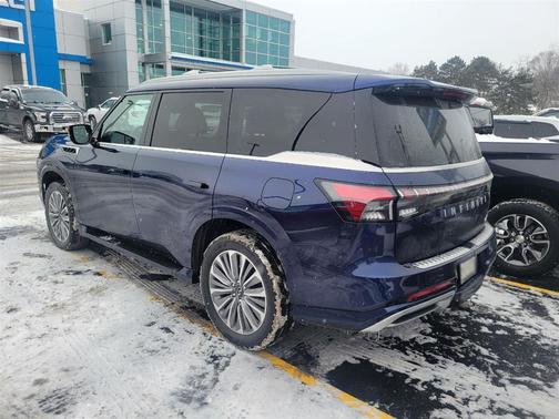 2025 INFINITI QX80 SENSORY AWD