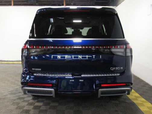 2025 INFINITI QX80 SENSORY AWD