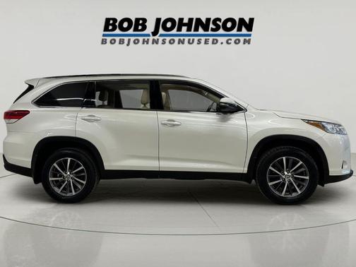 Blizzard Pearl 2019 Toyota Highlander XLE