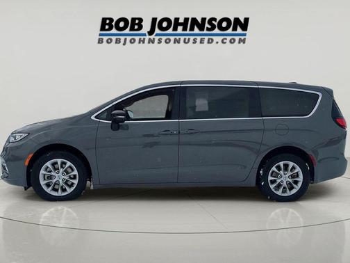 2025 Chrysler Pacifica L