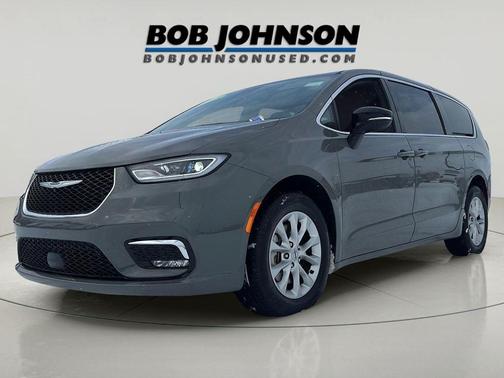 2025 Chrysler Pacifica L