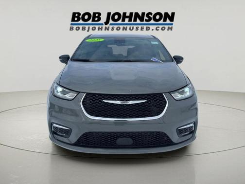 2025 Chrysler Pacifica L