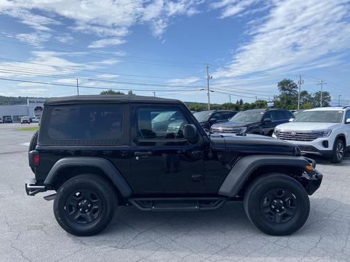 Black Clearcoat 2022 Jeep Wrangler Sport