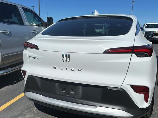 Summit White 2024 Buick Envista Preferred FWD