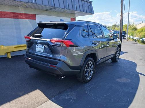 2022 Toyota RAV4 Hybrid XLE Premium
