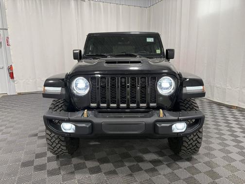 Black Clearcoat 2023 Jeep Wrangler Rubicon 392