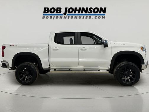 Summit White 2025 Chevrolet Silverado 1500 LT