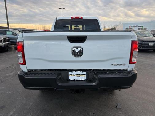 2021 RAM 2500 Tradesman Crew Cab 4x4 6'4' Box