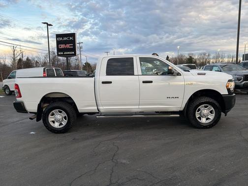 2021 RAM 2500 Tradesman Crew Cab 4x4 6'4' Box