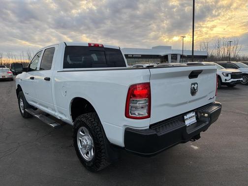 2021 RAM 2500 Tradesman Crew Cab 4x4 6'4' Box