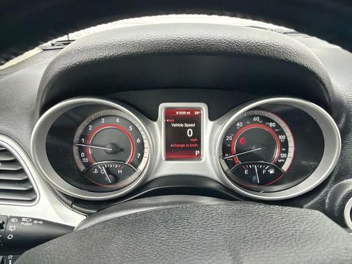 Olive Green Pearlcoat 2018 Dodge Journey SE