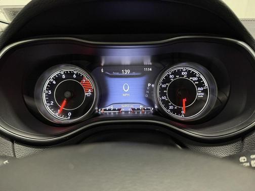 Granite Crystal Metallic Clearcoat 2019 Jeep Cherokee Limited