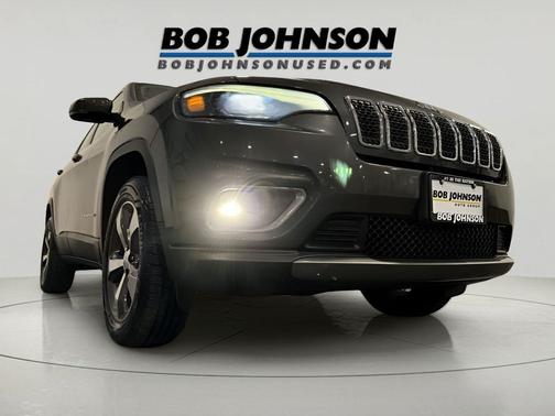 Granite Crystal Metallic Clearcoat 2019 Jeep Cherokee Limited