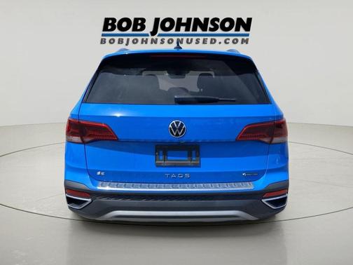 Cornflower Blue 2023 Volkswagen Taos 1.5T SE