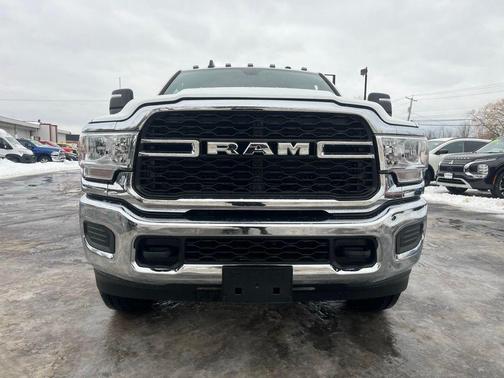 2024 RAM 2500 Tradesman Regular Cab 4x4 8' Box