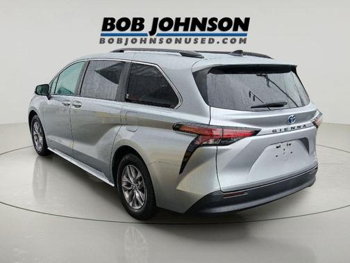 Celestial Silver Metallic 2021 Toyota Sienna LE