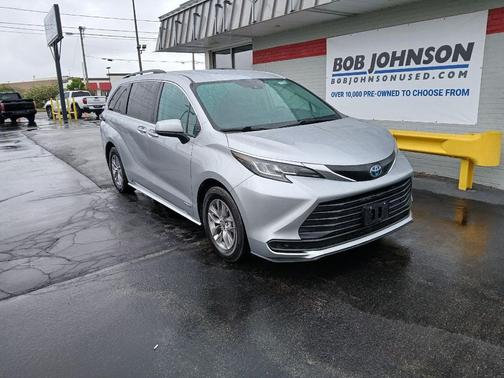 Celestial Silver Metallic 2021 Toyota Sienna LE