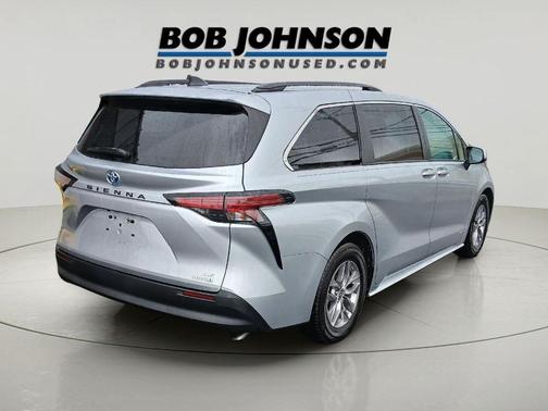 Celestial Silver Metallic 2021 Toyota Sienna LE