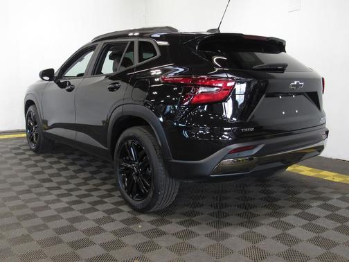 Mosaic Black Metallic 2024 Chevrolet Trax FWD ACTIV