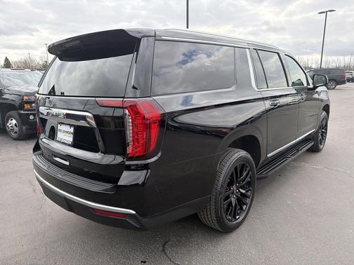 2024 GMC Yukon XL SLT