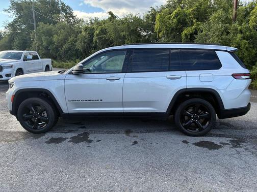 Silver Zynith 2023 Jeep Grand Cherokee L Limited