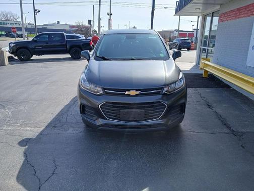 Nightfall Gray Metallic 2020 Chevrolet Trax LS