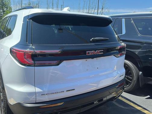 Summit White 2025 GMC Acadia AWD AT4