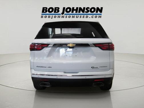 Summit White 2023 Chevrolet Traverse Premier