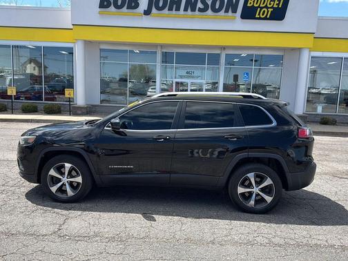 Diamond Black Crystal Pearlcoat 2019 Jeep Cherokee Limited