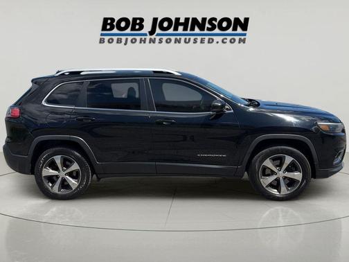 Diamond Black Crystal Pearlcoat 2019 Jeep Cherokee Limited