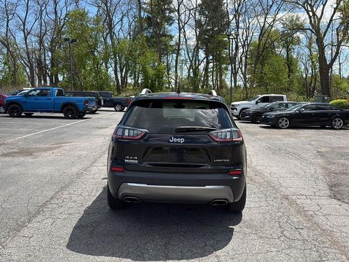 Diamond Black Crystal Pearlcoat 2019 Jeep Cherokee Limited