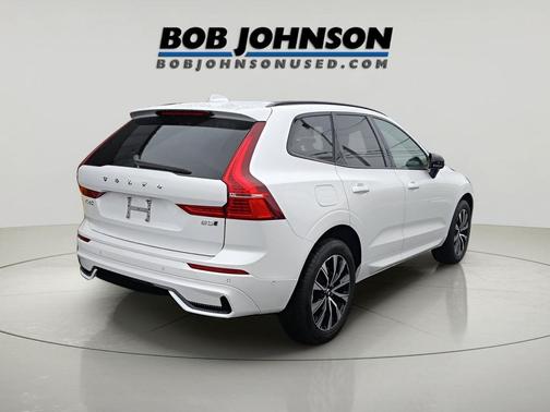 2025 Volvo XC60 B5 Plus