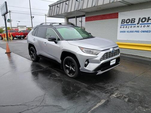 2020 Toyota RAV4 Hybrid SE