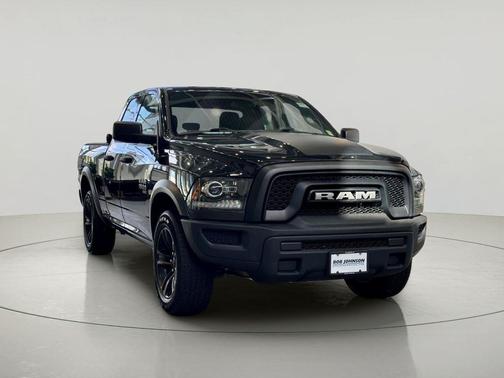 Diamond Black Crystal Pearlcoat 2021 RAM 1500 Classic Warlock Quad Cab 4x4 6'4' Box