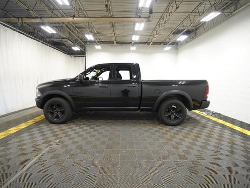 Diamond Black Crystal Pearlcoat 2021 RAM 1500 Classic Warlock Quad Cab 4x4 6'4' Box